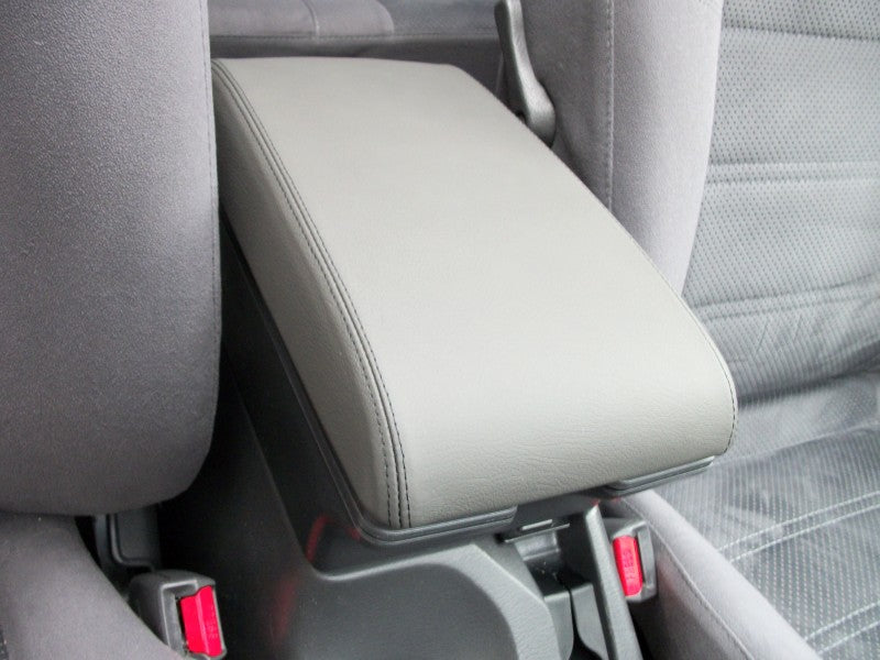 1996-04 Nissan Pathfinder armrest cover
