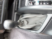 1996-04 Nissan Pathfinder transfer case boot