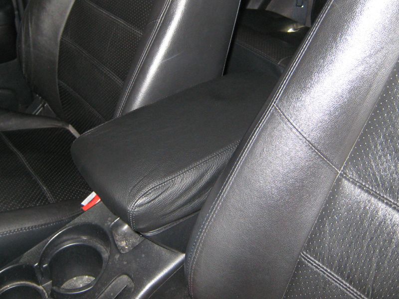 1996-04 Nissan Pathfinder armrest cover