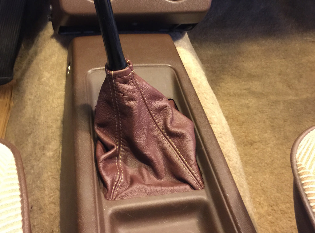 1981-83 Toyota Hilux shift boot - RWD