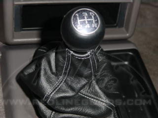 1991-95 Isuzu Rodeo shift boot - 2WD