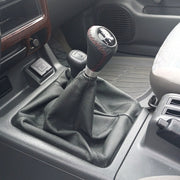 1998-04 Isuzu Amigo shift boot - 4x4
