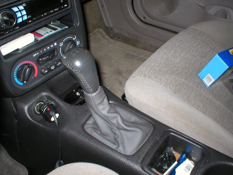1995-02 Saturn S shift boot