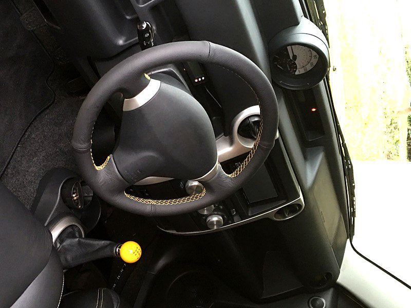 1999-05 Toyota Yaris steering wheel cover