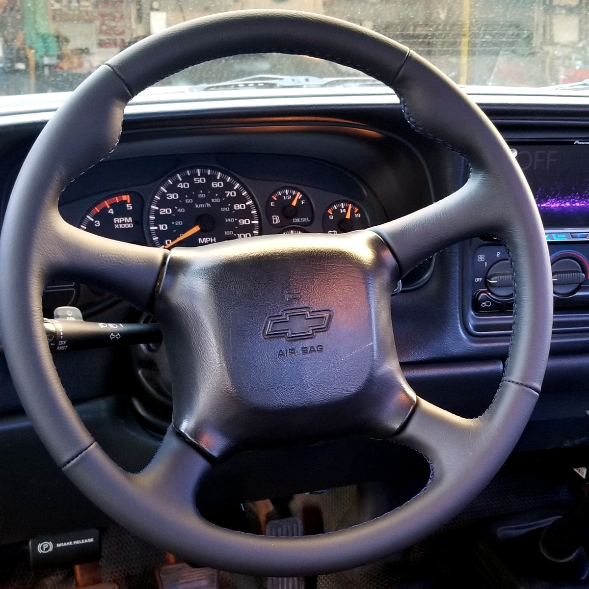 2001-06 Chevrolet Avalanche steering wheel cover