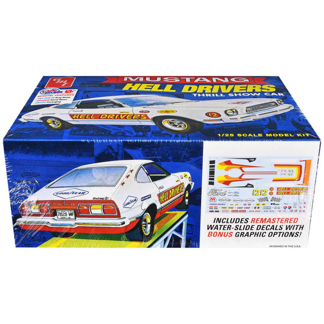 Skill 2 Model Kit 1977 Ford Mustang "Hell Drivers" Thrill Show Car 1/25 Scale Model