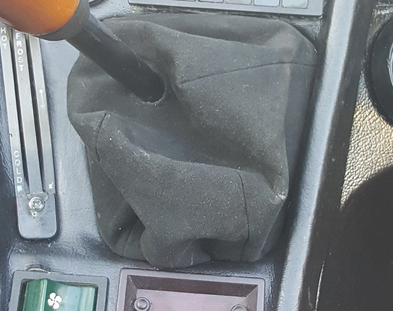 1971-85 Alfa Romeo Spider shift boot