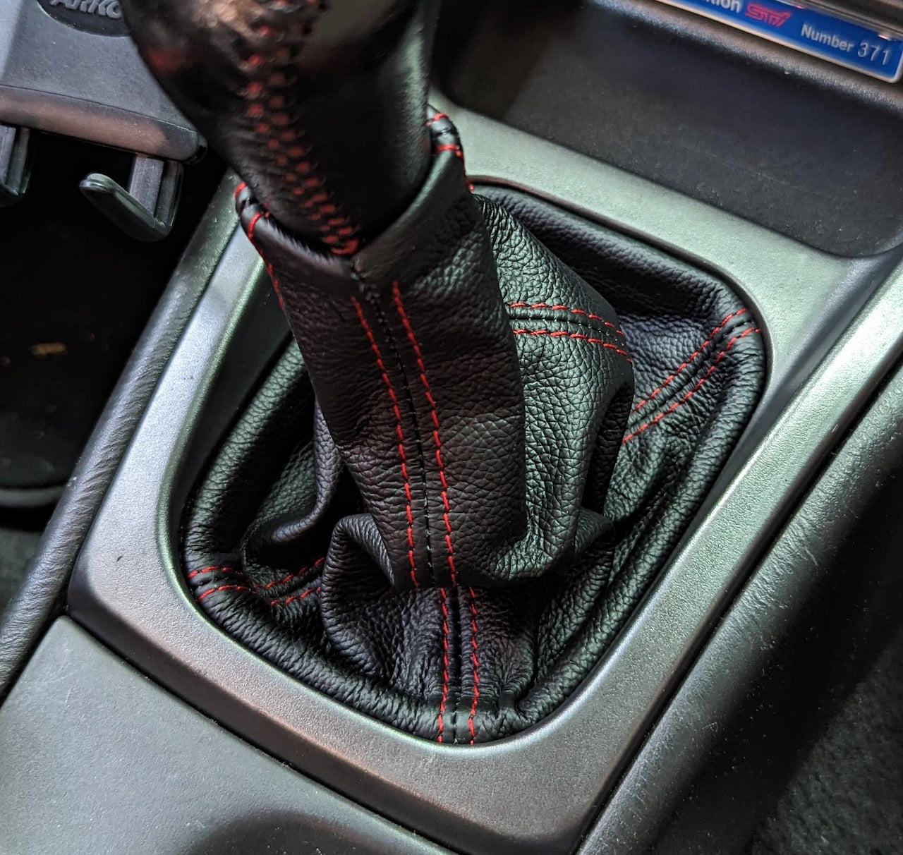 1999-00 Subaru Impreza shift boot
