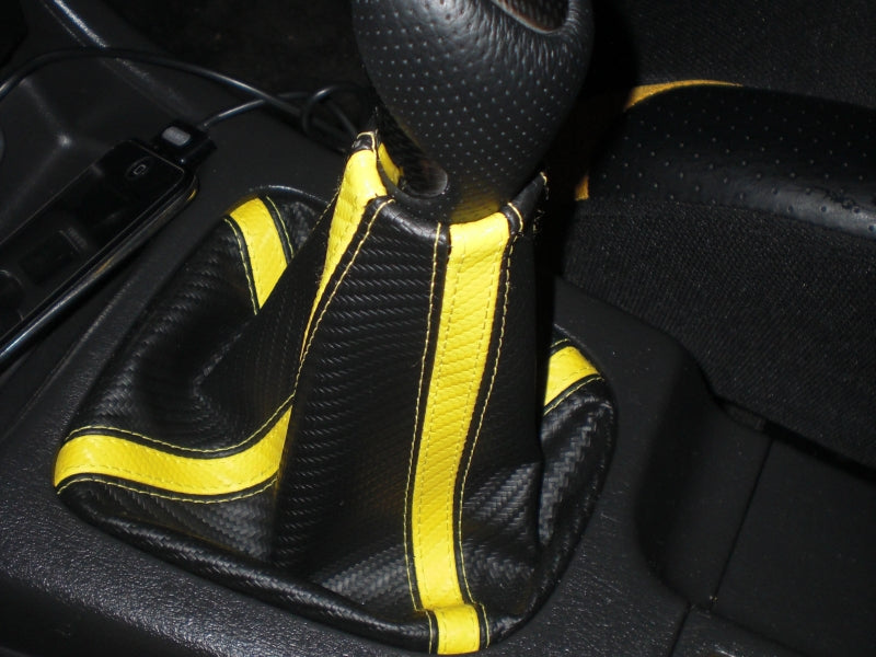 2001-04 Subaru Impreza shift boot - 5-spd