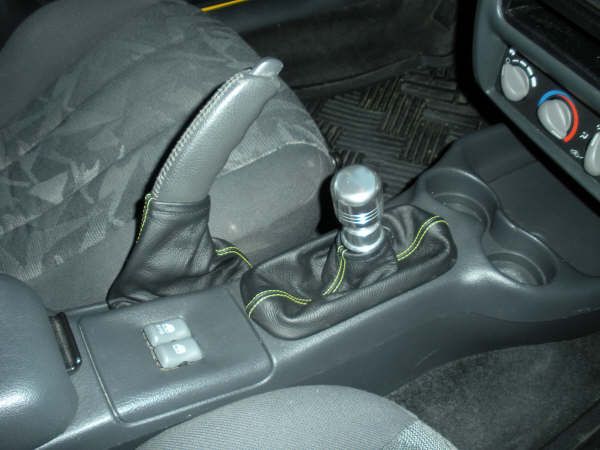 2003-05 Pontiac Sunfire shift boot