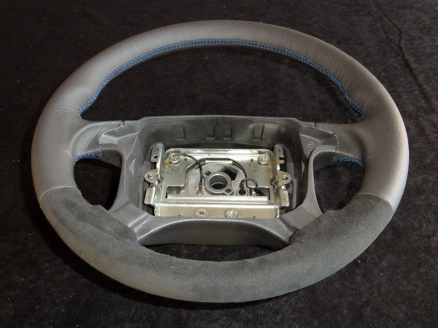 1997-00 Volvo V70 steering wheel cover - R