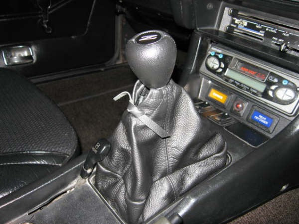 1970-74 Datsun 240Z shift boot
