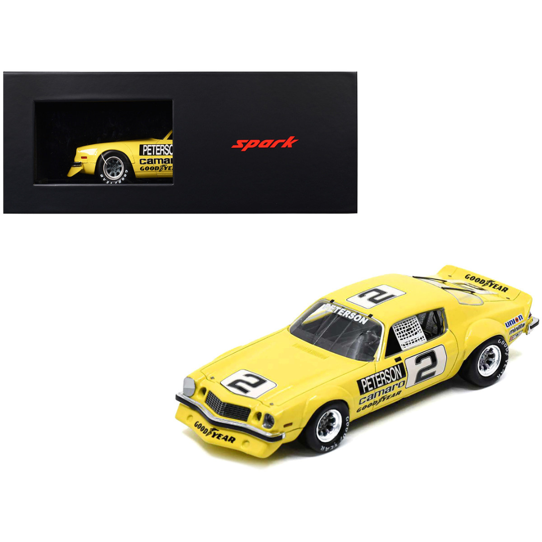 Chevrolet Camaro #2 Ronnie Peterson "Daytona IROC" (1975) with Acrylic Display Case 1/18 Model Car