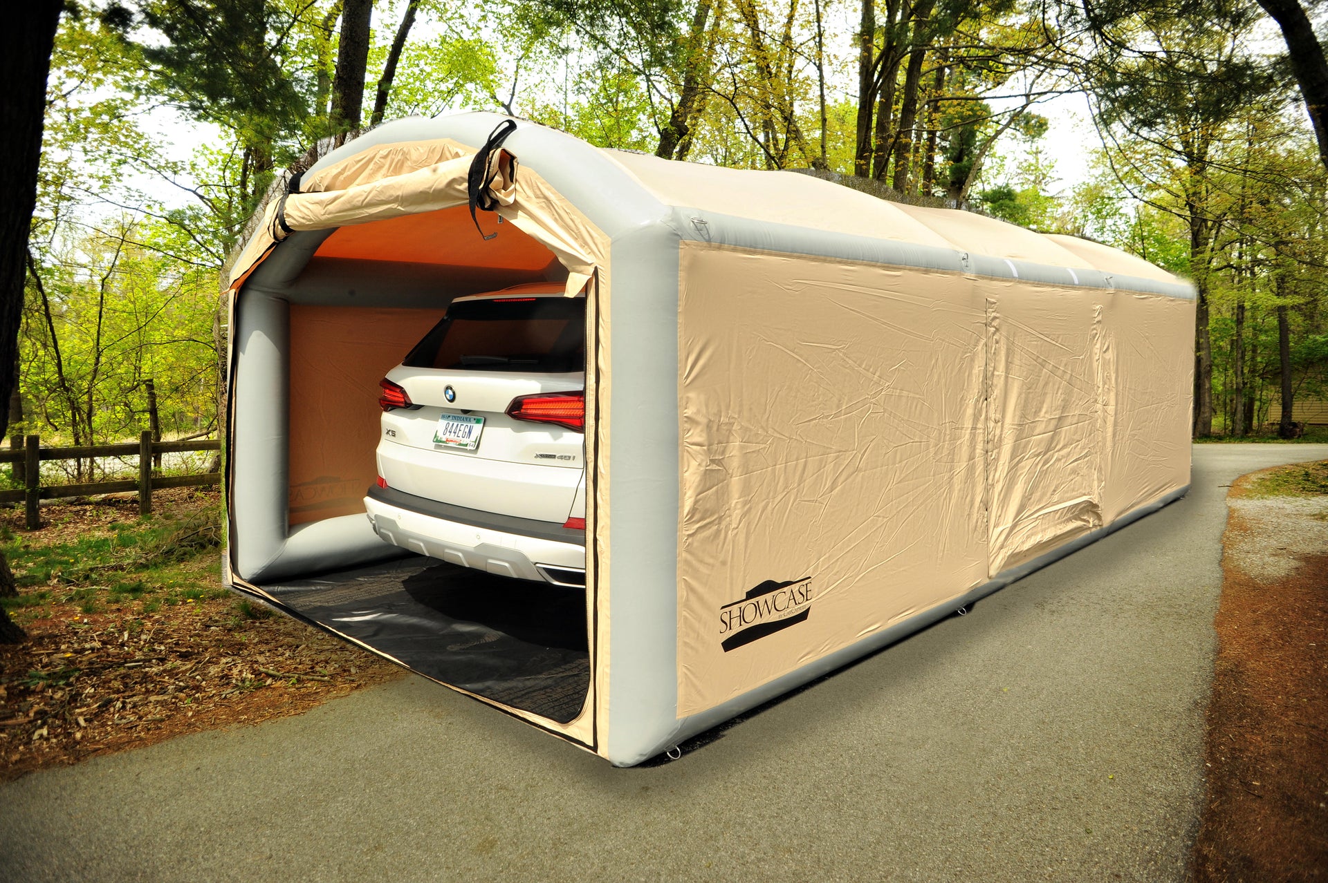 carcapsule-outdoor-showcase-temporary-garage