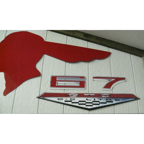 Chevy Vintage Red Number "8" Steel Sign